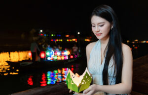 Vì sao nên thả hoa đăng ở Hội An?